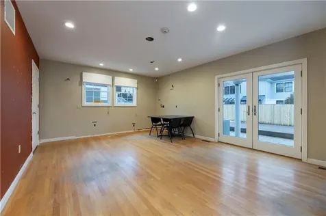 14 Clinton Avenue Jamestown RI 02835