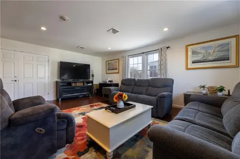 14 Clinton Avenue Jamestown RI 02835