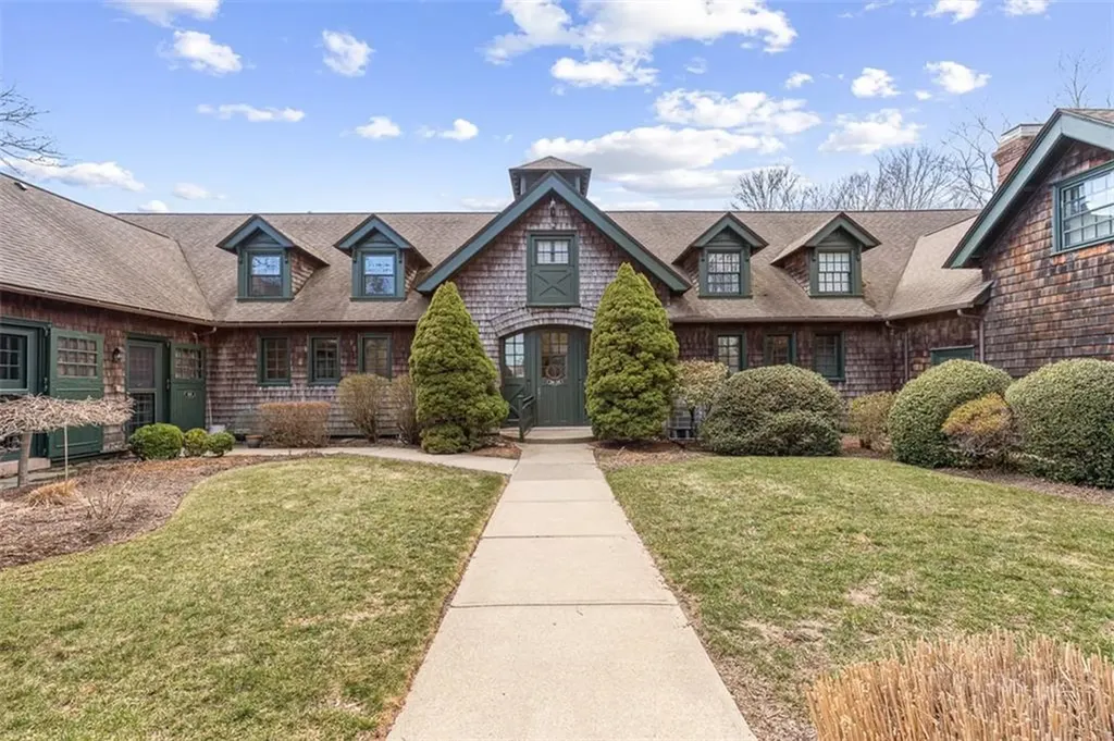 56 Shadow Farm Way South Kingstown RI 02879