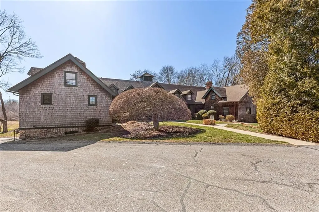 56 Shadow Farm Way South Kingstown RI 02879
