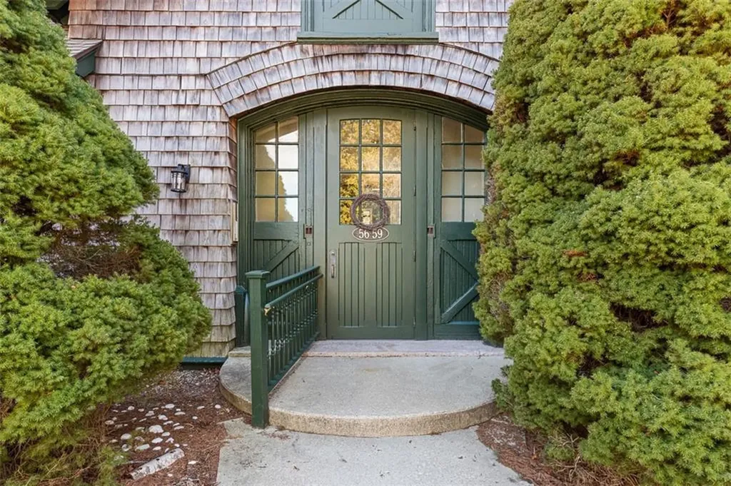 56 Shadow Farm Way South Kingstown RI 02879