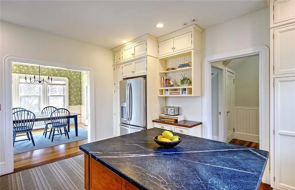 12 Holly Street Providence RI 02906