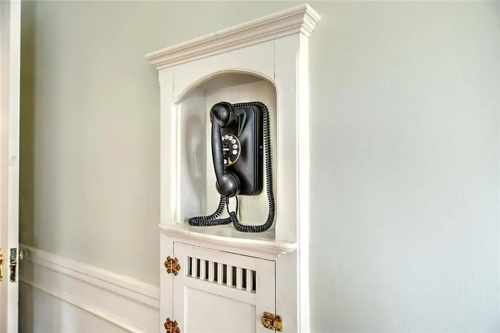 12 Holly Street Providence RI 02906