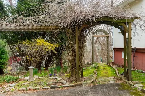 5075 Old Post Road Charlestown RI 02813