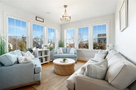 285 Winslow Way Swansea MA 02777