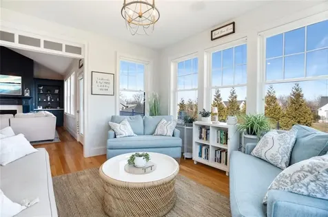 285 Winslow Way Swansea MA 02777