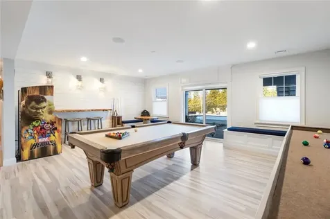 285 Winslow Way Swansea MA 02777