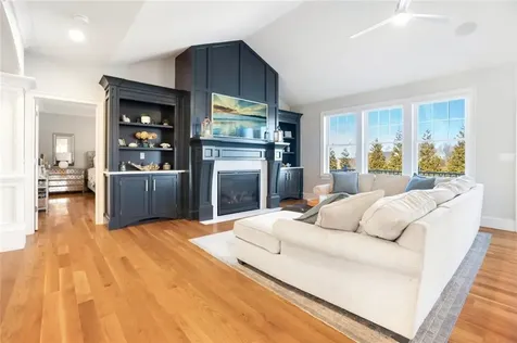 285 Winslow Way Swansea MA 02777