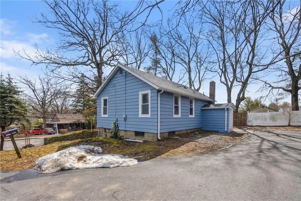 311 Arnold Road Coventry RI 02816