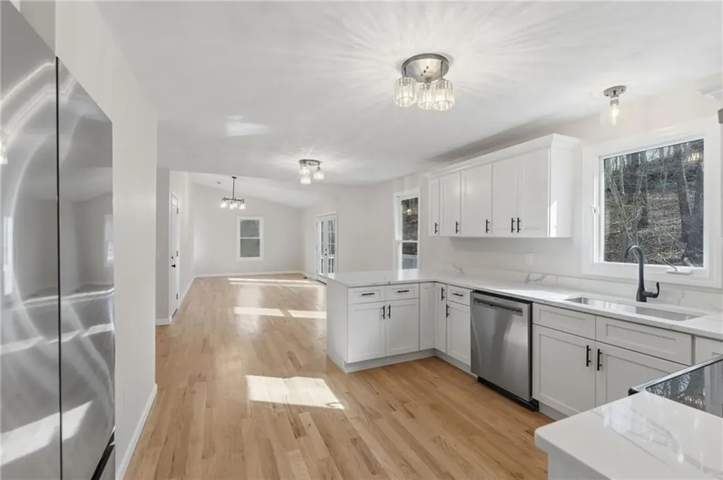65 Village Hill Lane North Kingstown RI 02852