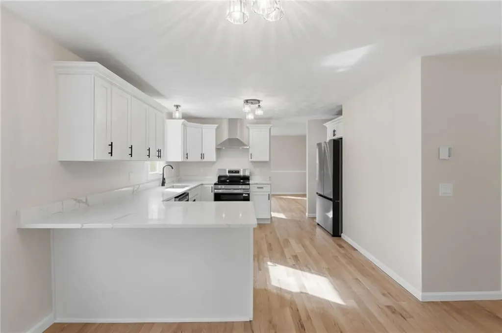65 Village Hill Lane North Kingstown RI 02852