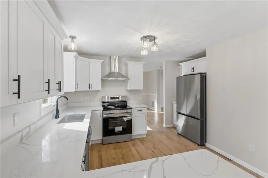 65 Village Hill Lane North Kingstown RI 02852