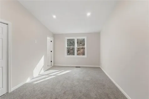 65 Village Hill Lane North Kingstown RI 02852