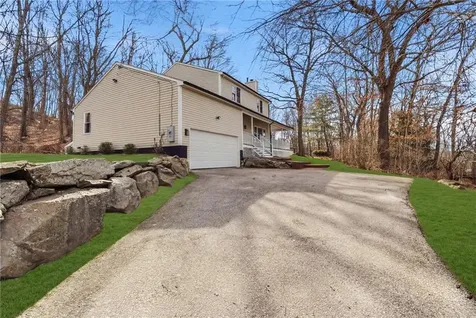 65 Village Hill Lane North Kingstown RI 02852