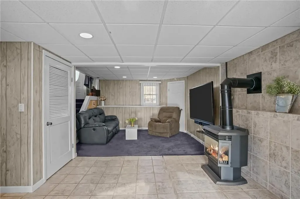 39 Gateway Court Warwick RI 02889