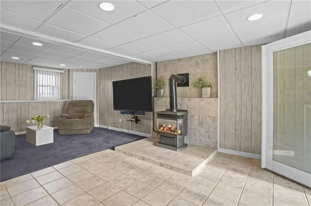 39 Gateway Court Warwick RI 02889