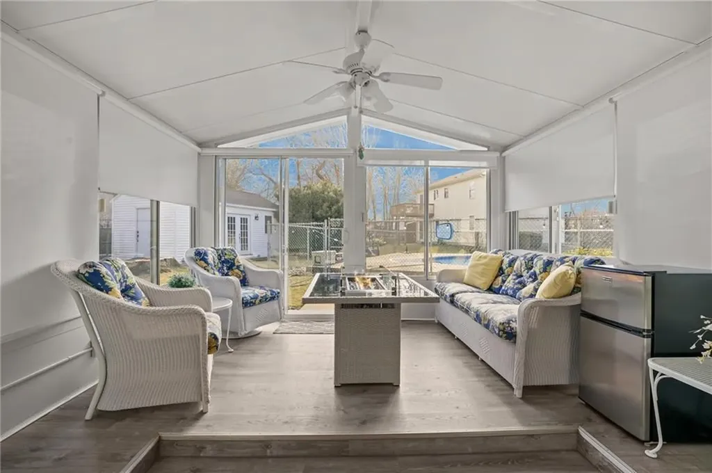 39 Gateway Court Warwick RI 02889
