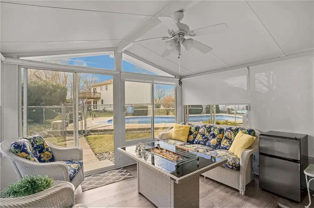 39 Gateway Court Warwick RI 02889