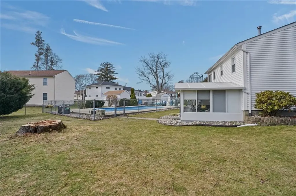 39 Gateway Court Warwick RI 02889