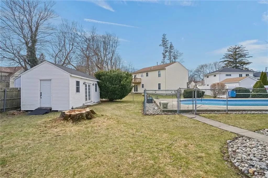 39 Gateway Court Warwick RI 02889
