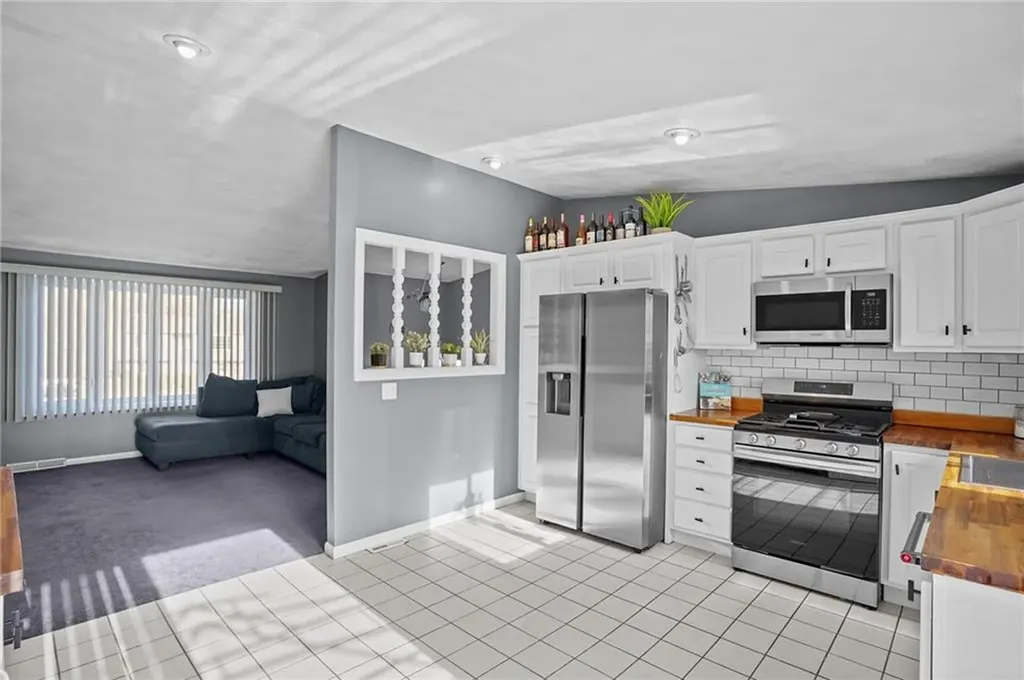 39 Gateway Court Warwick RI 02889