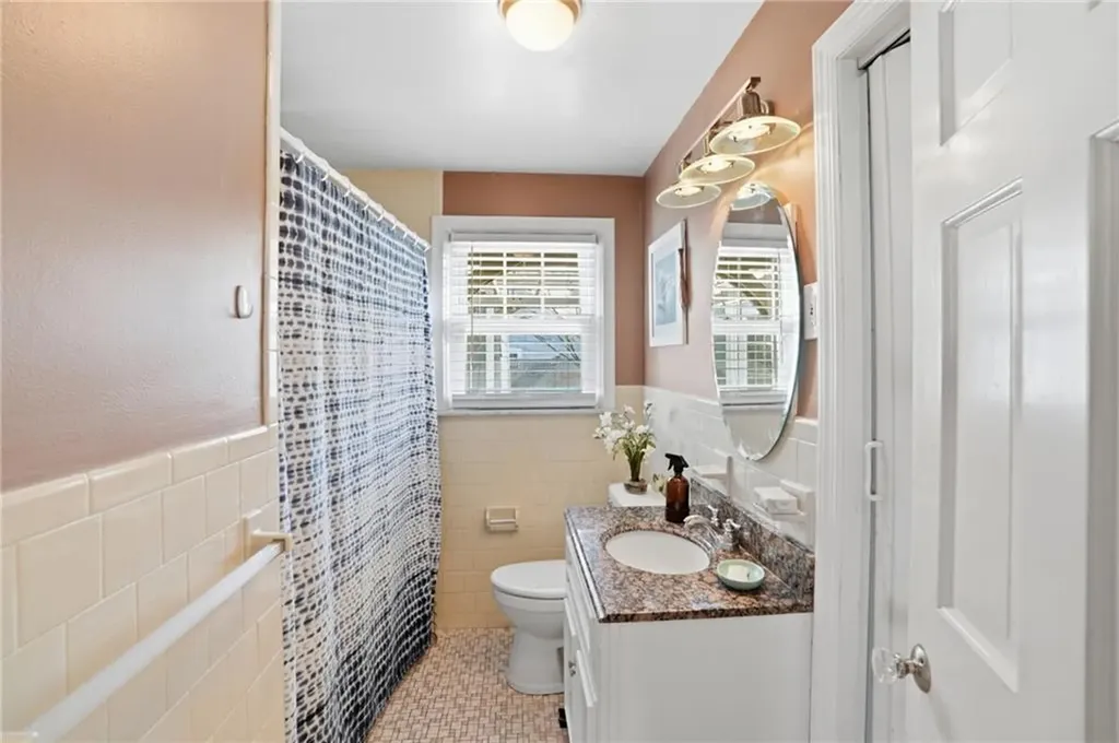 2 Duncan Road East Providence RI 02916