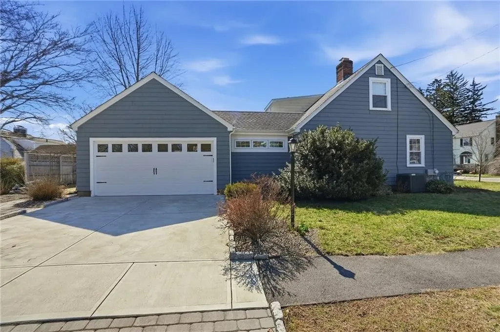 2 Duncan Road East Providence RI 02916