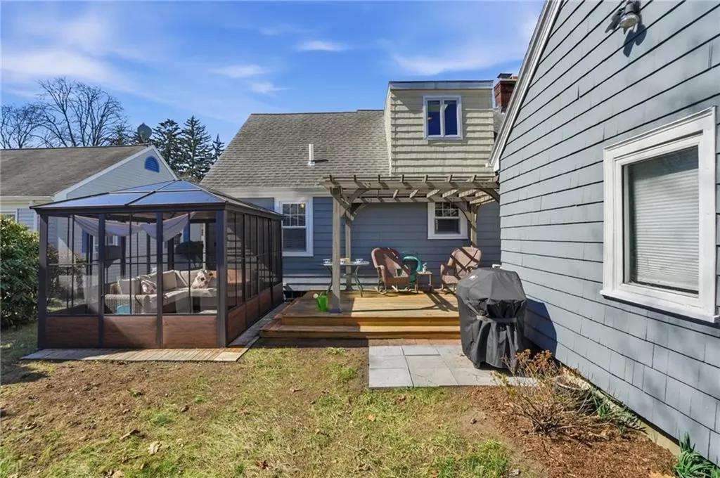 2 Duncan Road East Providence RI 02916