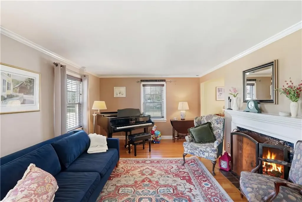 2 Duncan Road East Providence RI 02916