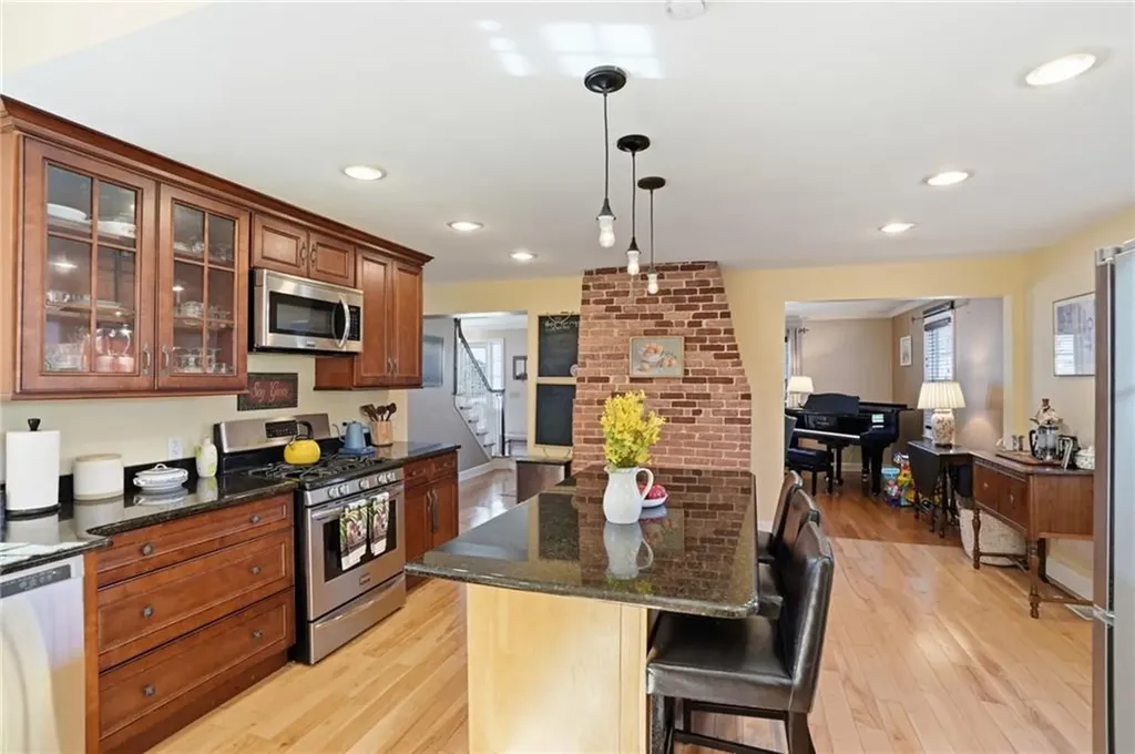 2 Duncan Road East Providence RI 02916