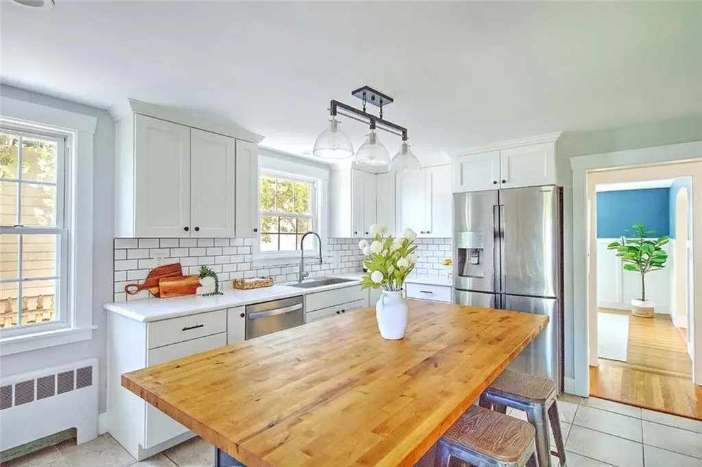 19 Berwick Place East Providence RI 02916