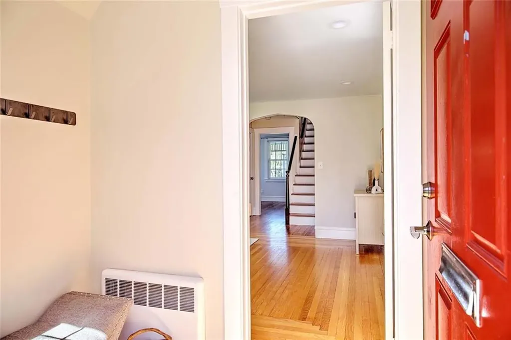 19 Berwick Place East Providence RI 02916