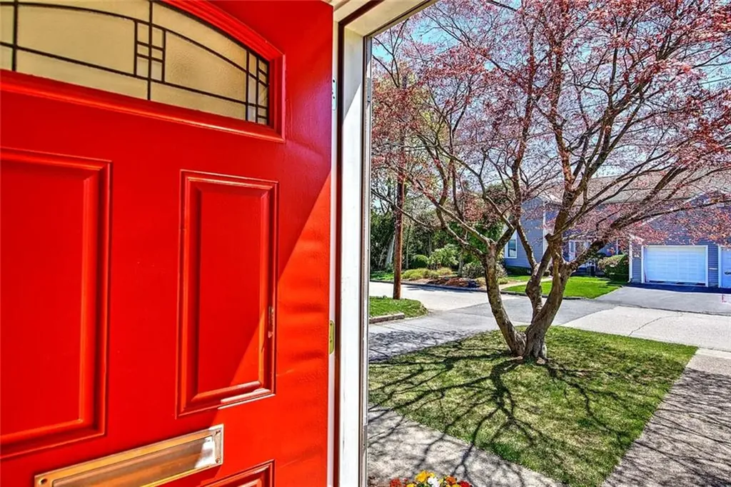 19 Berwick Place East Providence RI 02916