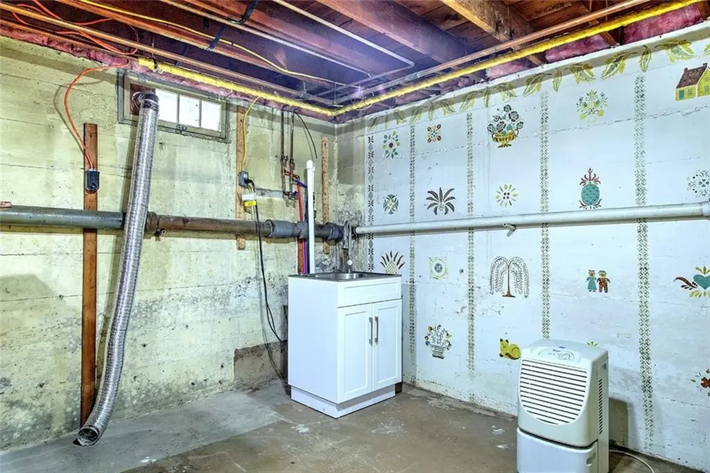 19 Berwick Place East Providence RI 02916