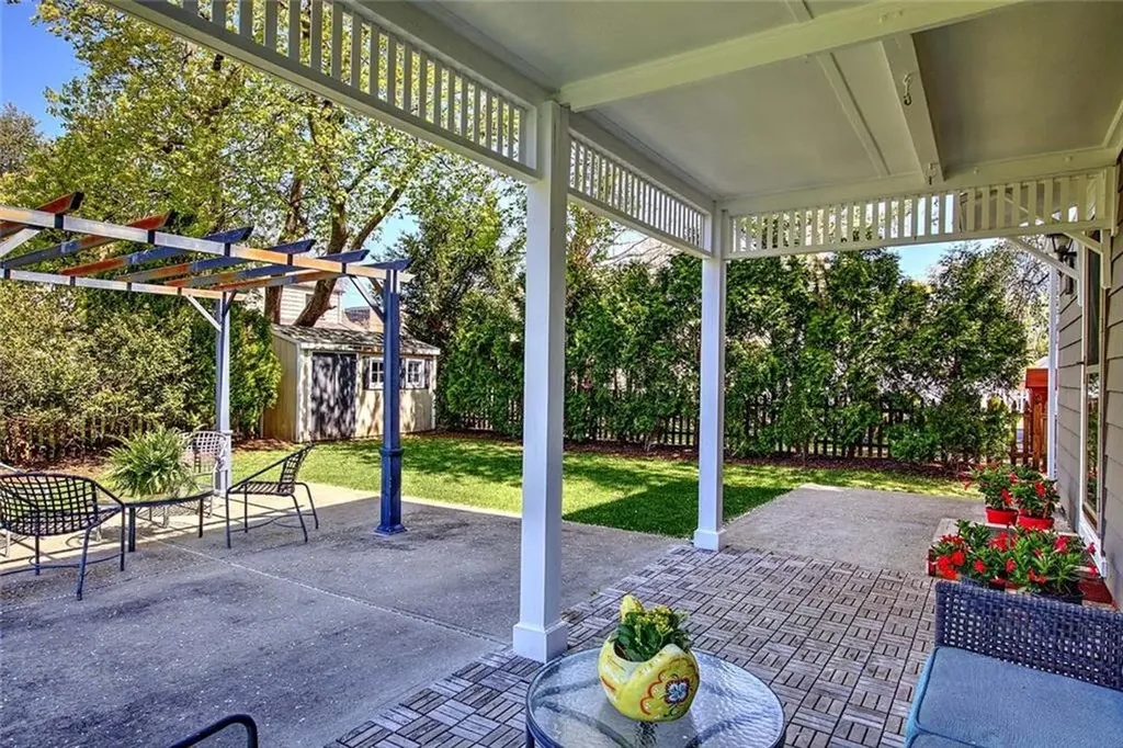 19 Berwick Place East Providence RI 02916
