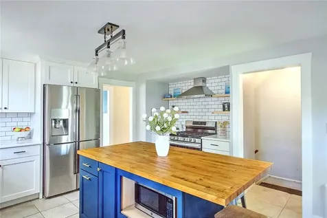 19 Berwick Place East Providence RI 02916