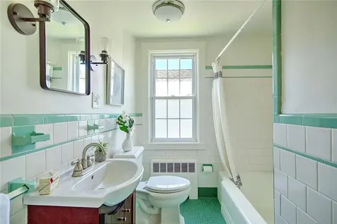 19 Berwick Place East Providence RI 02916