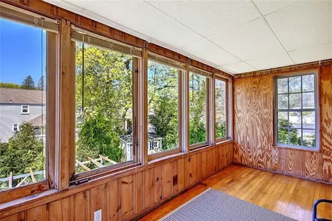 19 Berwick Place East Providence RI 02916