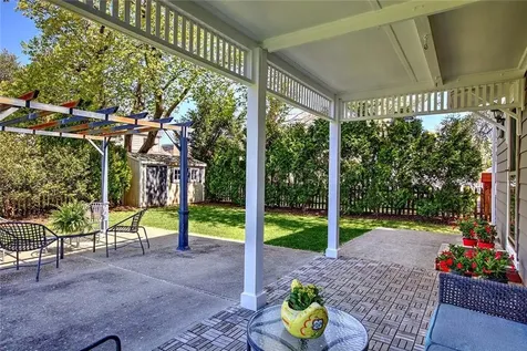 19 Berwick Place East Providence RI 02916