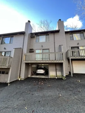 5 Wake Robin Road Lincoln RI 02865