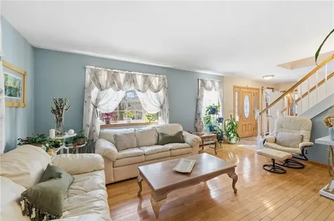 11 Fox Court South Kingstown RI 02879