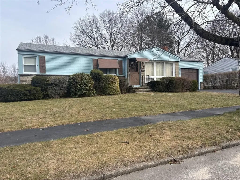 46 Lake Garden Drive Cranston RI 02920