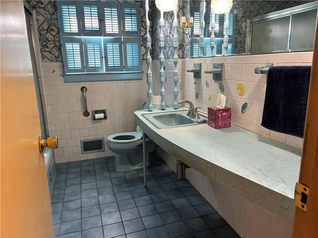 46 Lake Garden Drive Cranston RI 02920