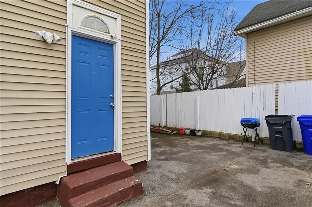 35 Gifford Street Providence RI 02909