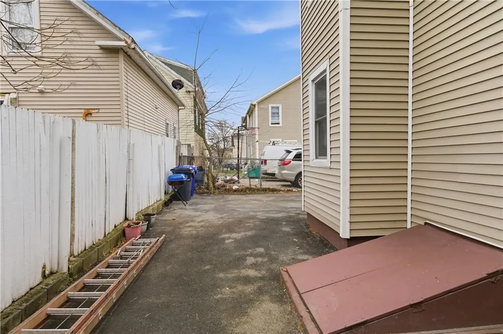 35 Gifford Street Providence RI 02909