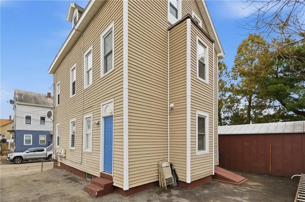 35 Gifford Street Providence RI 02909