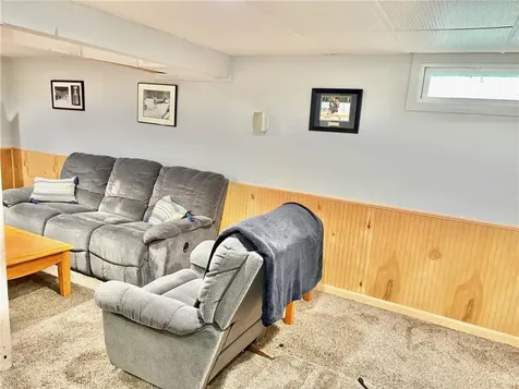33 Rose Hill Drive Cranston RI 02920