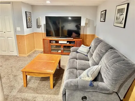 33 Rose Hill Drive Cranston RI 02920