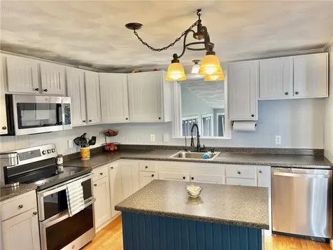 33 Rose Hill Drive Cranston RI 02920