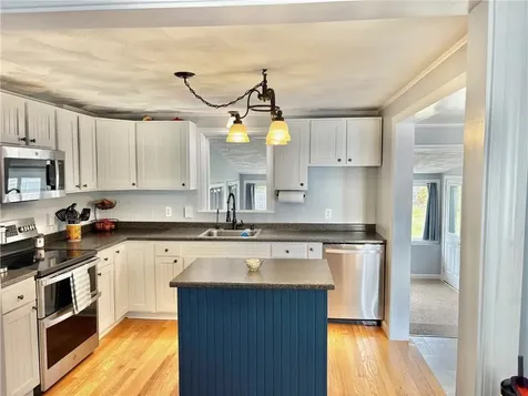 33 Rose Hill Drive Cranston RI 02920